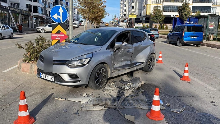 Elazığ'da trafik kazası: 2 yaralı