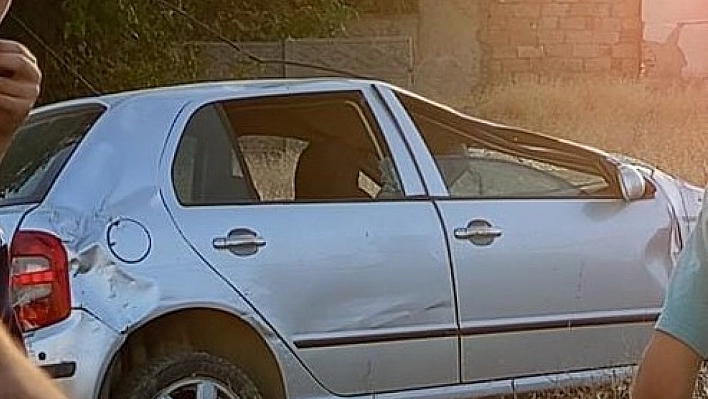 Otomobil kaldırıma çarpıp takla attı: 5 yaralı