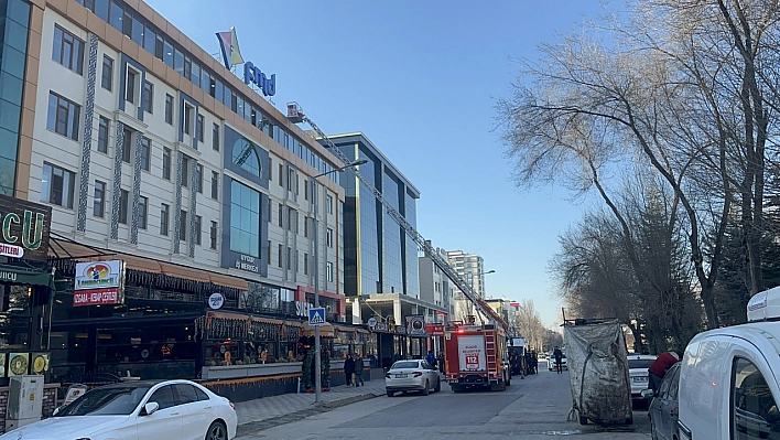 Elazığ'da yangın paniği: Kurs binası boşaltıldı