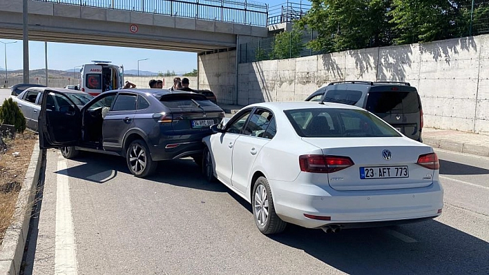 Elazığ'da zincirleme kaza: 1'i çocuk 3 yaralı