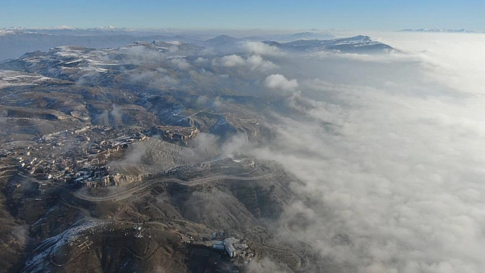 Elazığ sis denizinde kayboldu