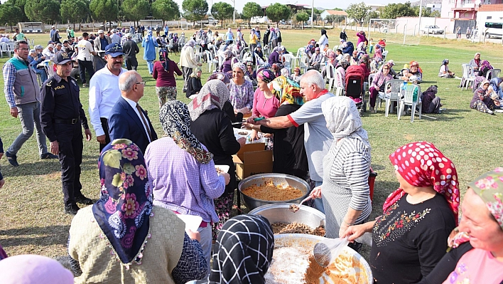 Eller yağmur için semaya açıldı