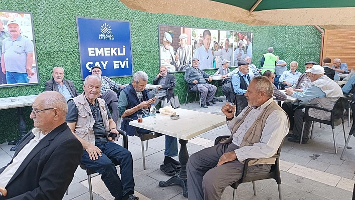 Emekli Çayevine Büyük İlgi