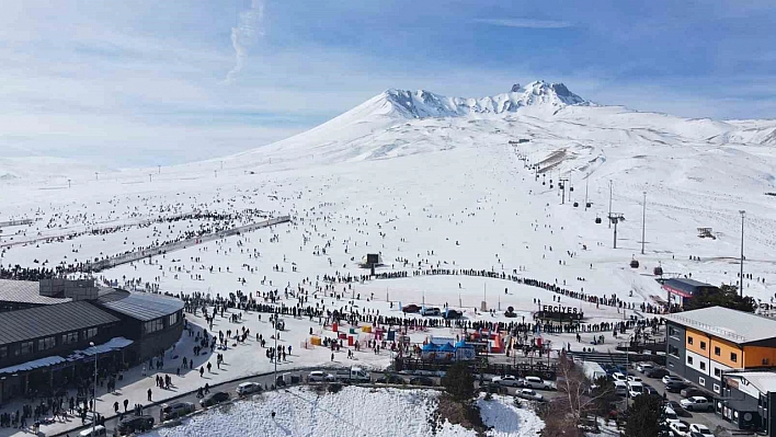 Erciyes'te pistler doldu taştı