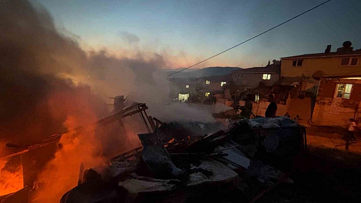 Erdek'te baraka yangını söndürüldü