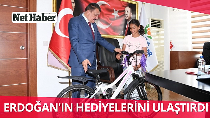 Erdoğan'ın hediyelerini ulaştırdı