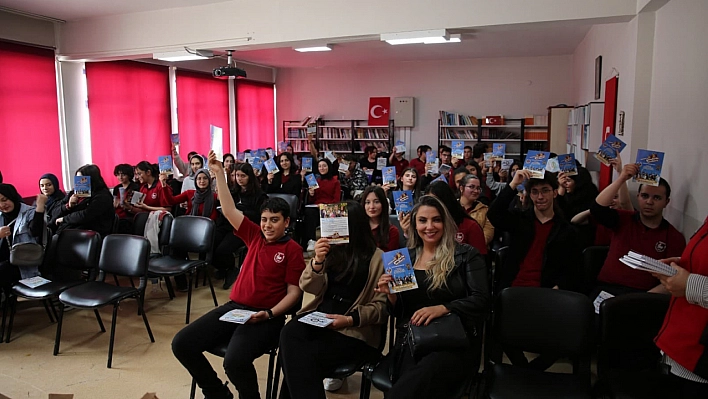 Erzincan'da Binlerce Öğrenciye Terör Eğitimi