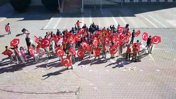 Erzincan'da fidan dikme ve uçurtma şenliği