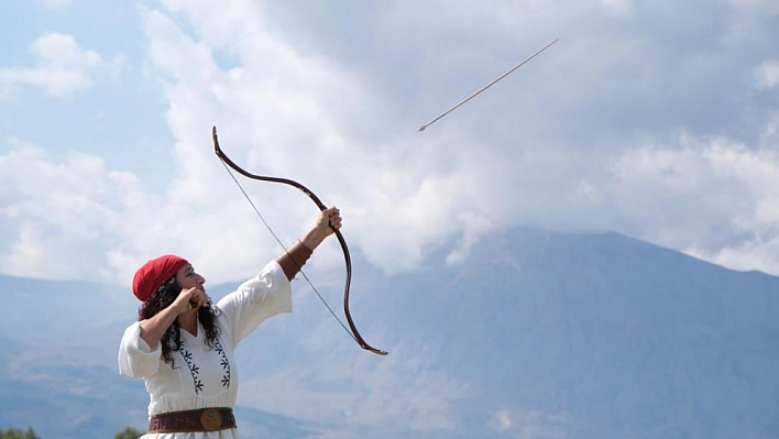 Erzincan'da Geleneksel Türk Okçuluğu Heyecanı