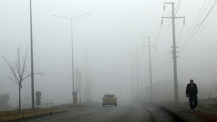 Erzincan'da sis etkili oldu