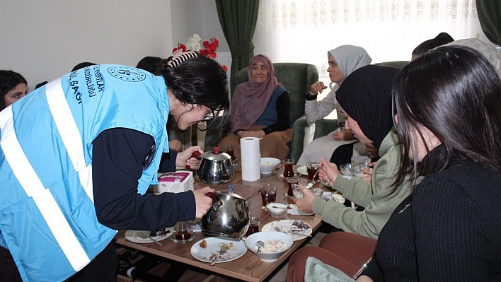 Erzincan'da yaşlılara destek