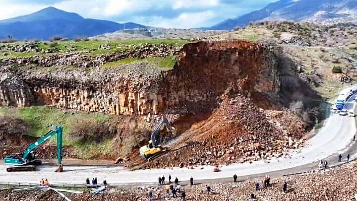 Erzincan'ın ardından Bitlis'te de heyelan!