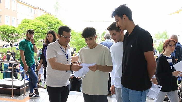 Erzincan YKS'de büyük başarı elde etti