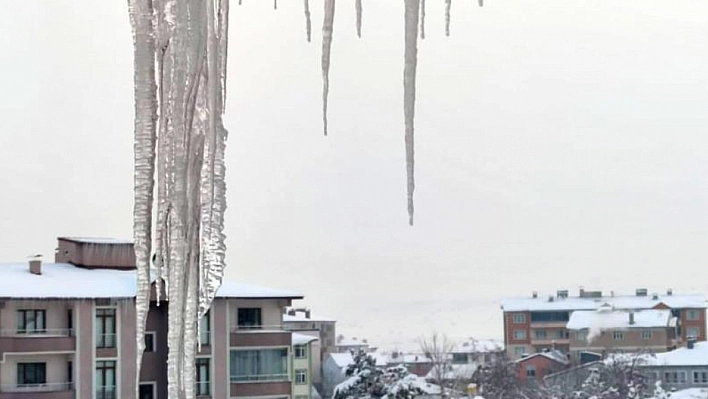 Erzurum'da kış yüzünü göstermeye başladı