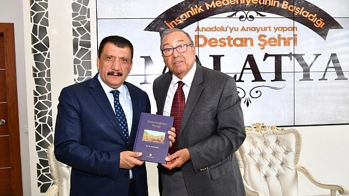 Eski Bakan Büyükşehir'de