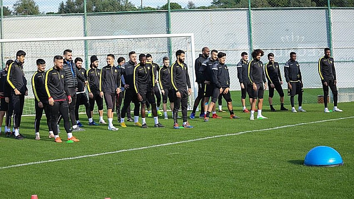 Belek kampı sürüyor 