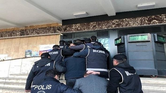 FETÖ'den 13 gözaltı