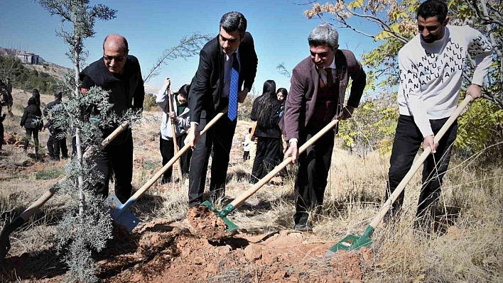 Geleceğe Bir Nefes: Malatya'da 101 Fidan Cumhuriyet İçin Dikildi