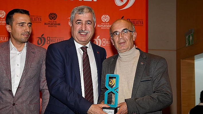 Gazetemize plaket