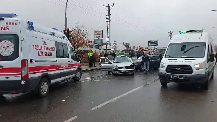 Gaziantep'te 3 araç kazaya karıştı