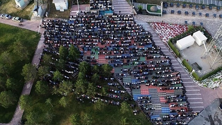 Gedik Namazgah'ında Bayram Namazı