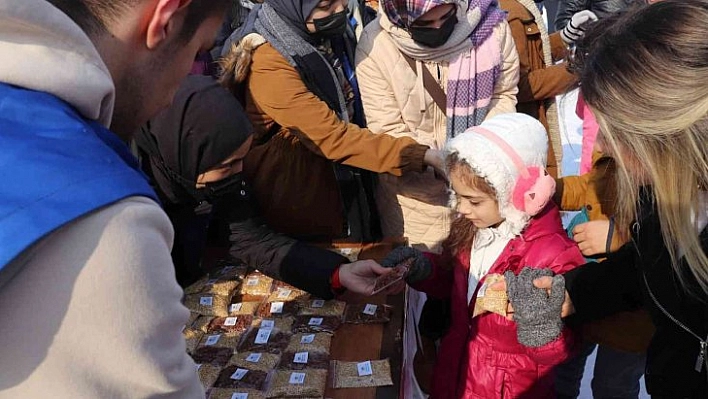 Gençler hayvanları unutmadı