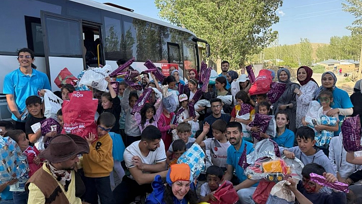 Gençlerden Van'a anlamlı ziyaret