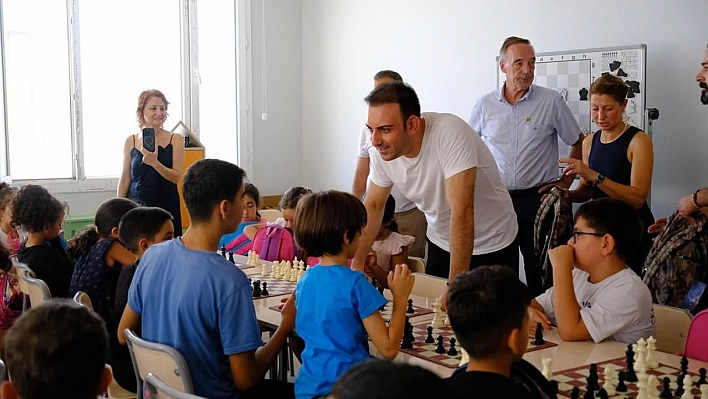 Girne Mansuroğlu Kültür Merkezi'nde minikler sanat coşkusu yaşadı