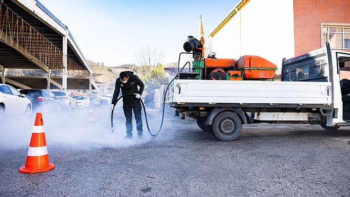 Gölbaşı Belediyesinden ilaçlama çalışması