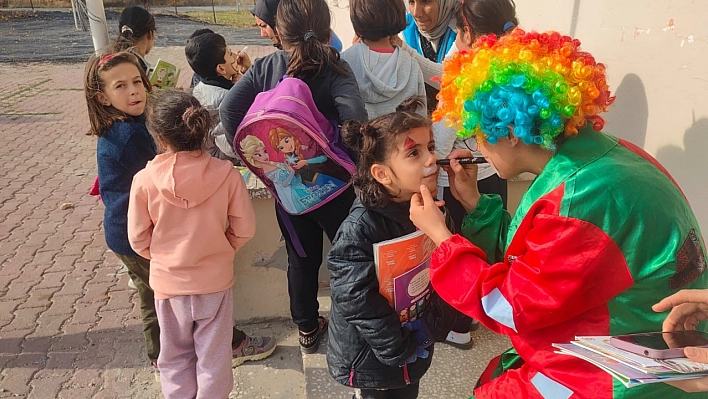 Gönüllü gençlerden köy okullarına destek