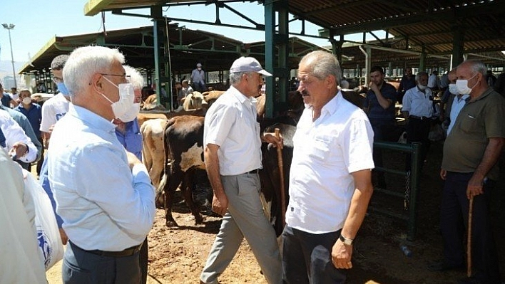 Güder, hayvan pazarını ziyaret etti