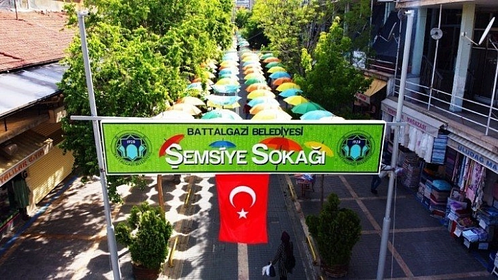 Güder Şemsiye Sokak'ta