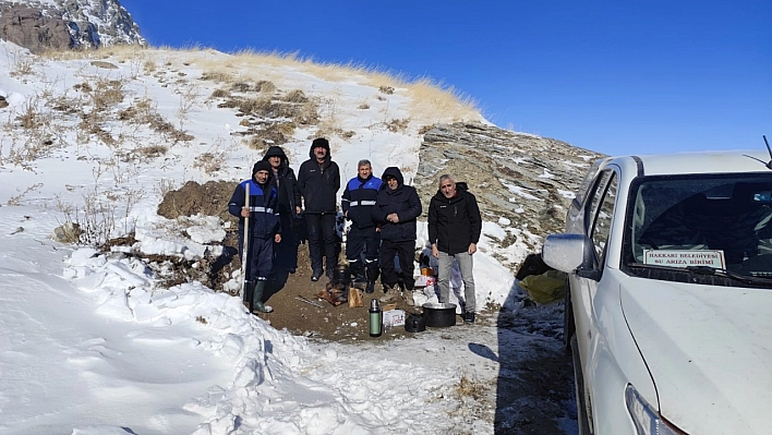 Hakkari 3 bin 500 rakımda zorlu çalışma