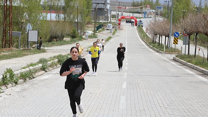 Halk koşusu yapıldı