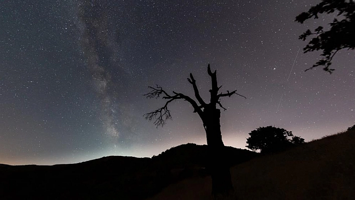 Harput'ta meteor yağmuru büyüledi