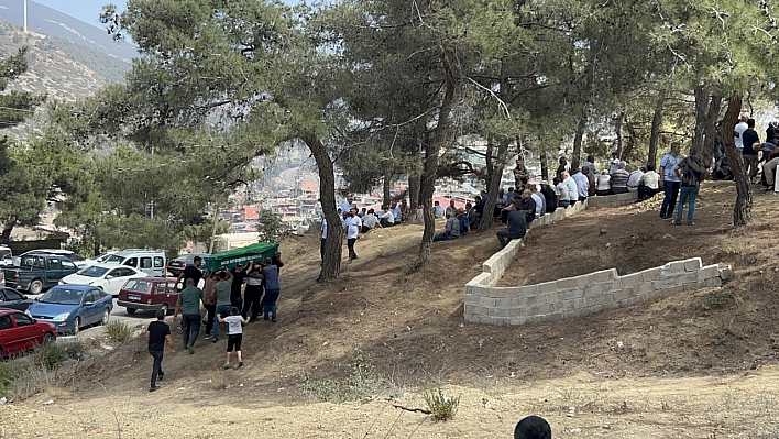 Hatay'da düğün yolunda feci kaza: Anne ve kızı yan yana toprağa verildi