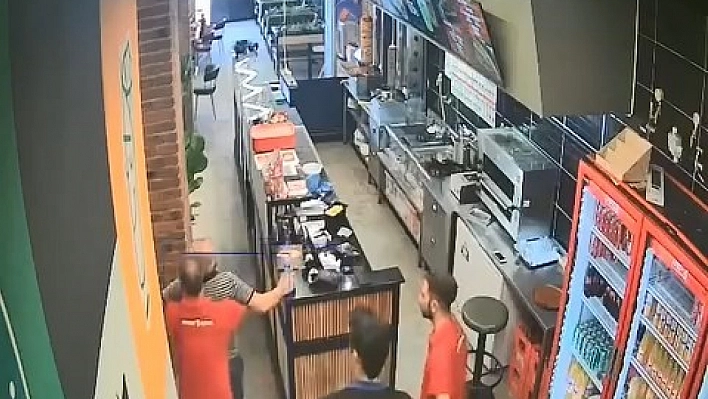 Heimlich manevrası ile müşterinin hayatını kurtardı