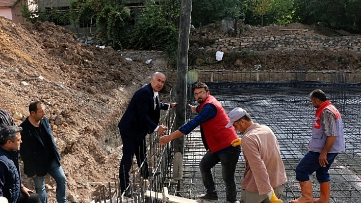 Cemevi inşaatını inceledi