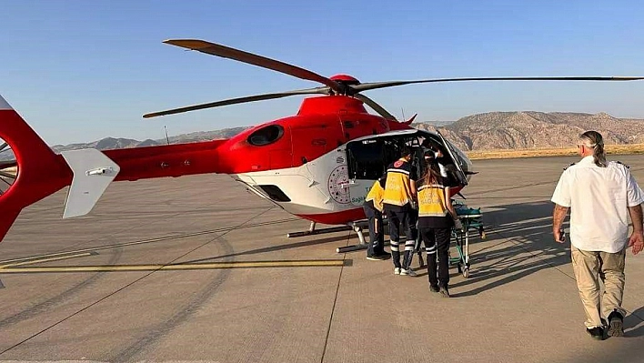 Helikopter 40 günlük bebek için havalandı