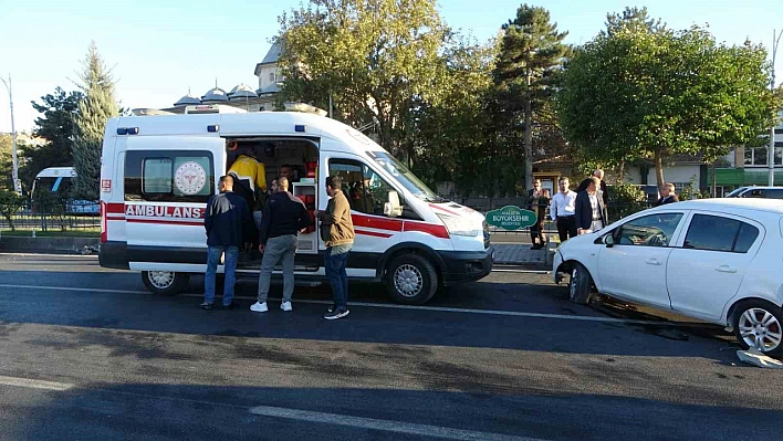 Malatya'da iki otomobilin karıştığı kazada 1 kişi yaralandı