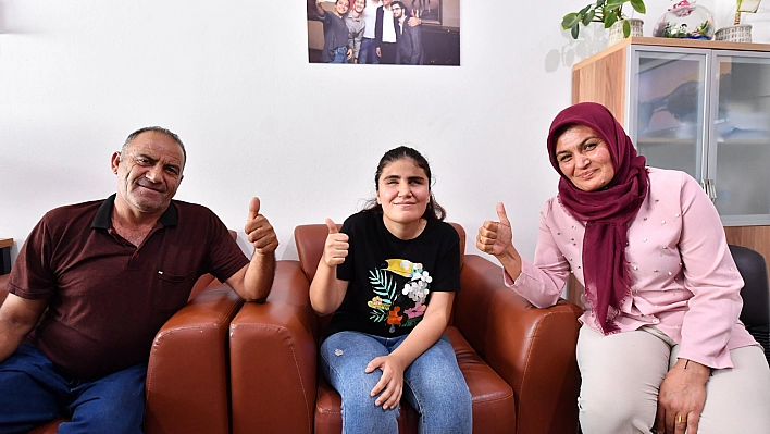 İlk 10 bine giren görme engelli Nazalin, Ankara Üniversitesine yerleşti