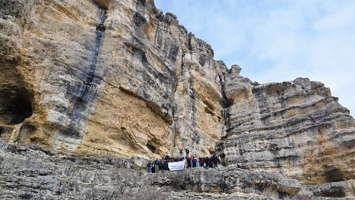 Öğrenciler sahada