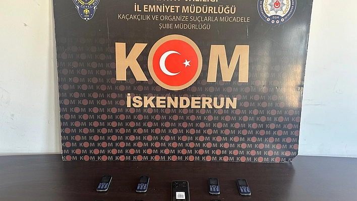 İş yerinde kaçak cep telefon ele geçirildi