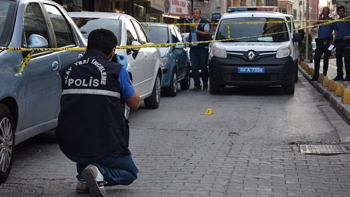 İş yerine pompalı tüfekli saldırıda müşteri yaralandı