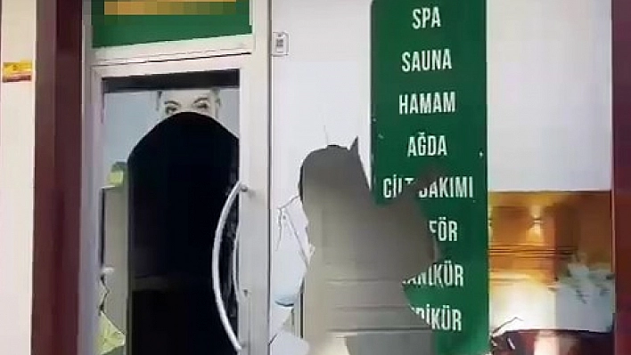 Malatya'da masaj salonunu bastı