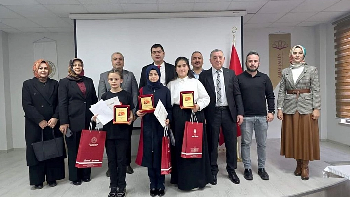 İstiklal Marşını en güzel okumak için yarıştılar