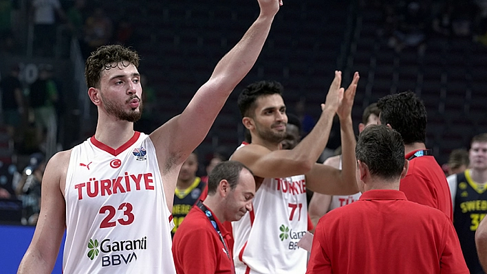 İsveç'i yıkan 12 Dev Adam çeyrek finalde