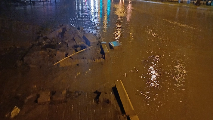 İzmir-Çanakkale Karayolu tekrar trafiğe açıldı