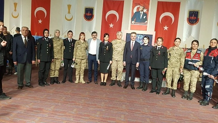 Kadın astsubaylar sergi açtı