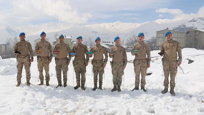 Jandarmaya yürekleri ısıtan hediye